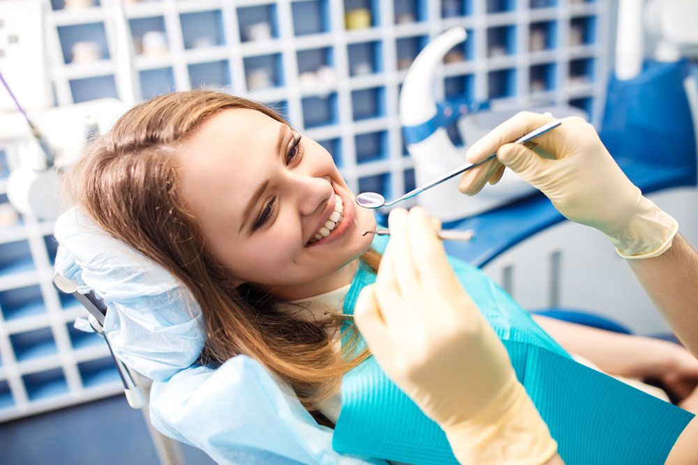 Costo del implante dental &#8211; Factores de costo y beneficios