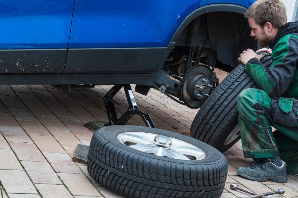 Here&#8217;s why it&#8217;s economical to buy tires from big-box retailers