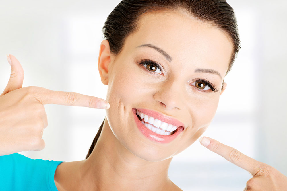 Los mejores productos para enderezar y blanquear los dientes