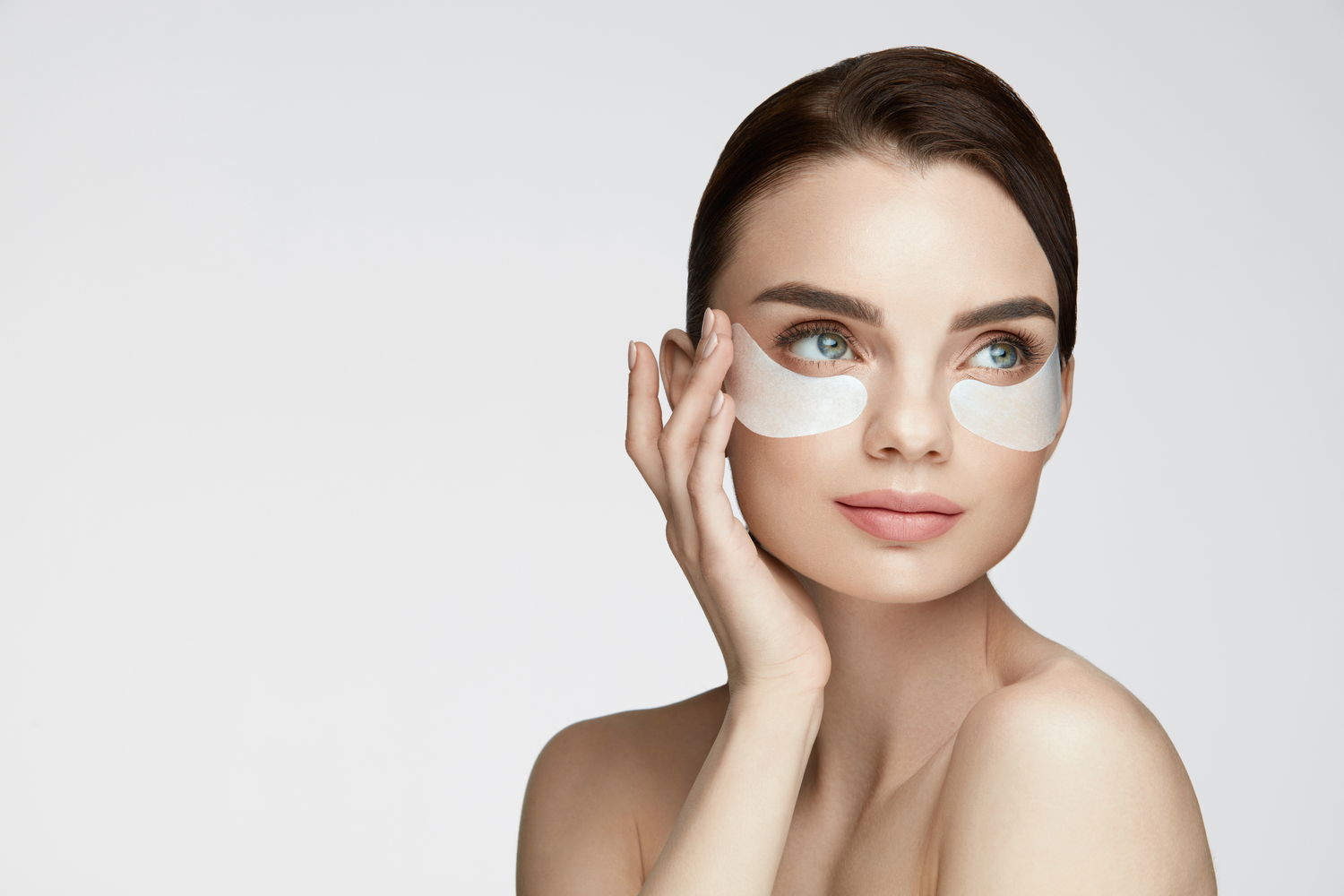 Los mejores tratamientos cosméticos para las bolsas debajo de los ojos