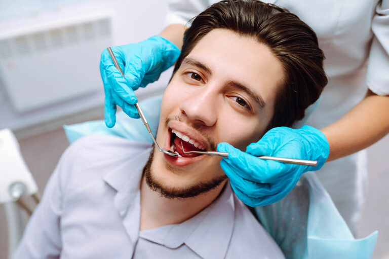 7 Factors to Consider Before Selecting a Dentist