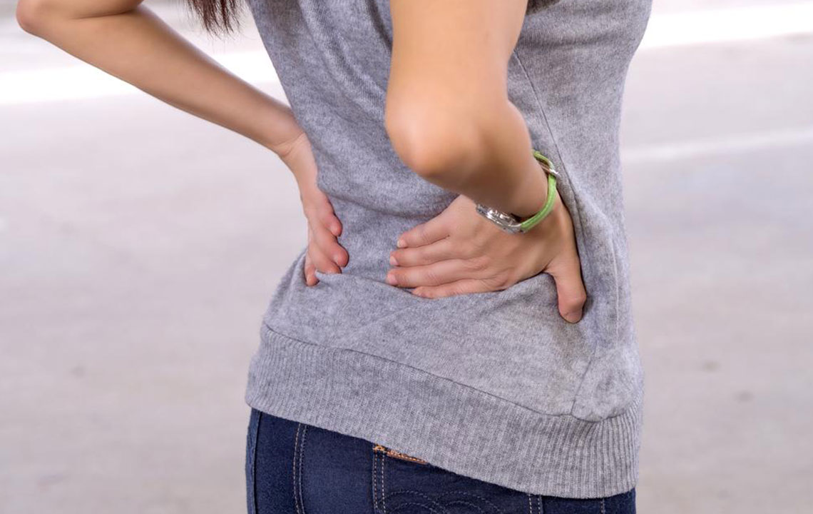 Back Pain on the Right Side &#8211; Types and Treatments