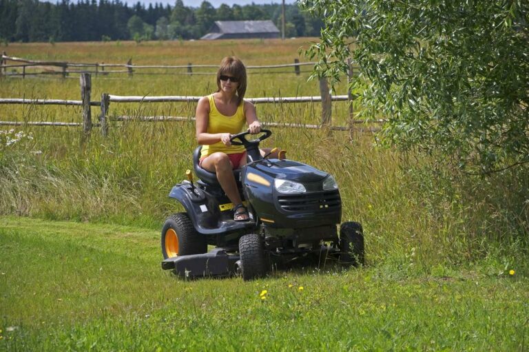 Basic characteristics of riding lawn mowers