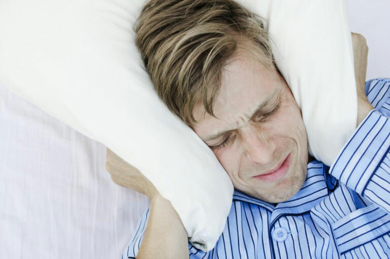 Beware of these 7 symptoms of sleep disorders to combat further damage