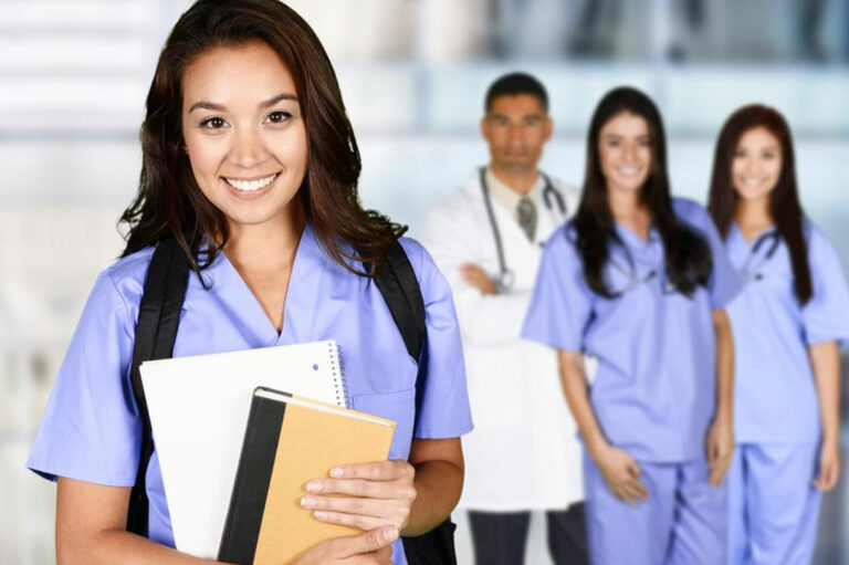 Different types of courses offered by nursing schools in the US