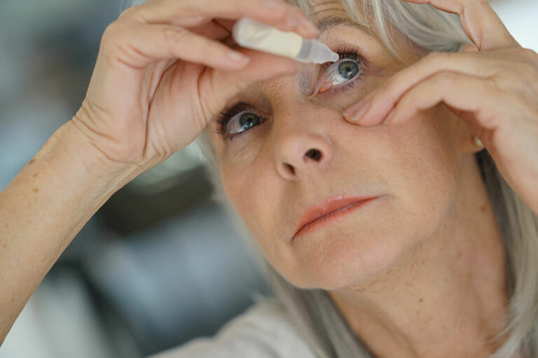 Dry eyes &#8211; Symptoms, causes, and treatment