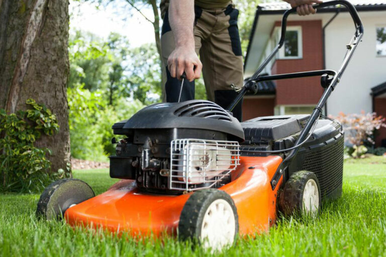 Everything you need to know about zero turn riding lawn mowers