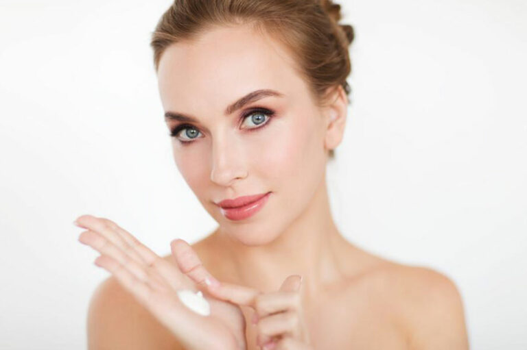 Eight Effective Tips for Managing Dry Facial Skin