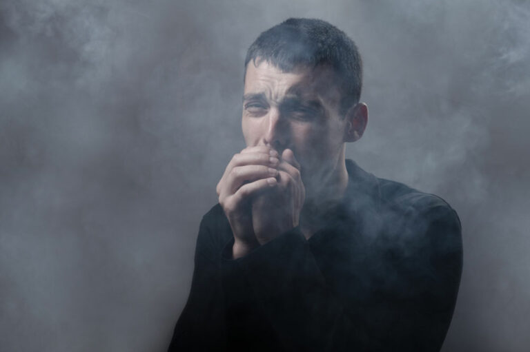 Five Effects on Life of People Who Smoke Daily