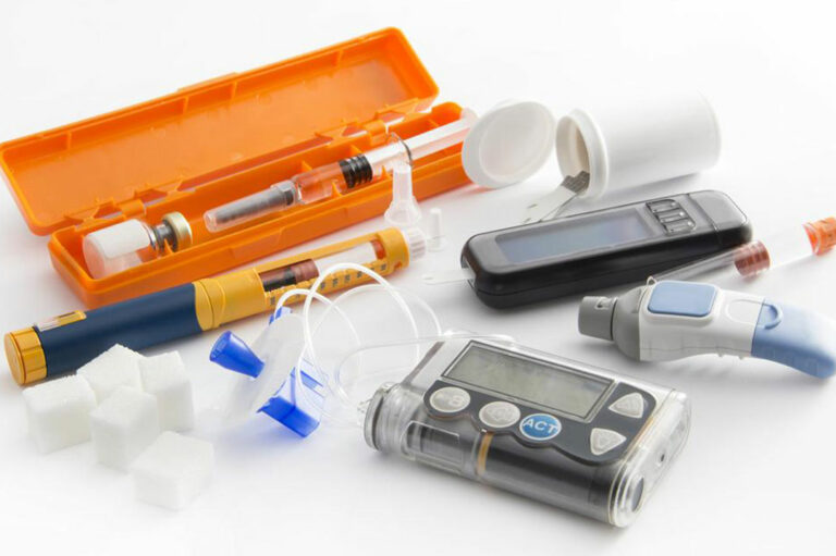 Here are a few pros and cons of using an insulin pump