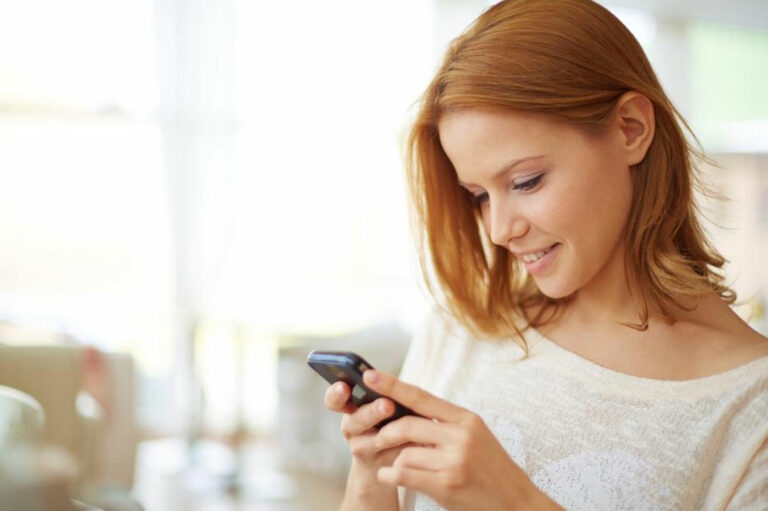 How smartphones play a role in mobile commerce