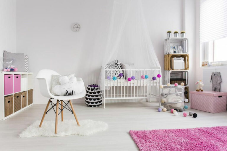 How to choose a crib for a baby