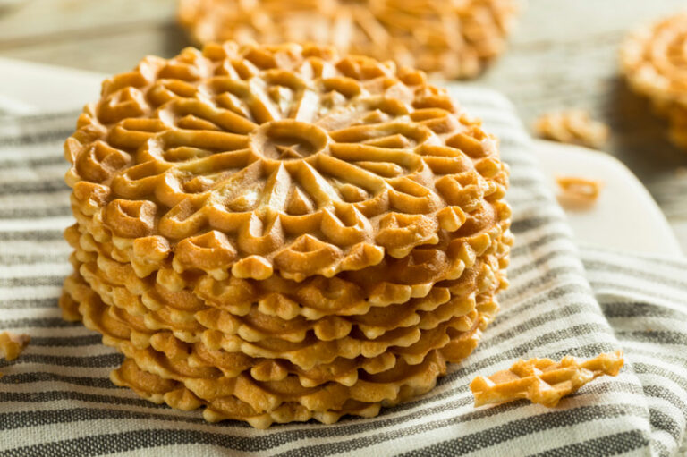 How to choose the right pizzelle maker