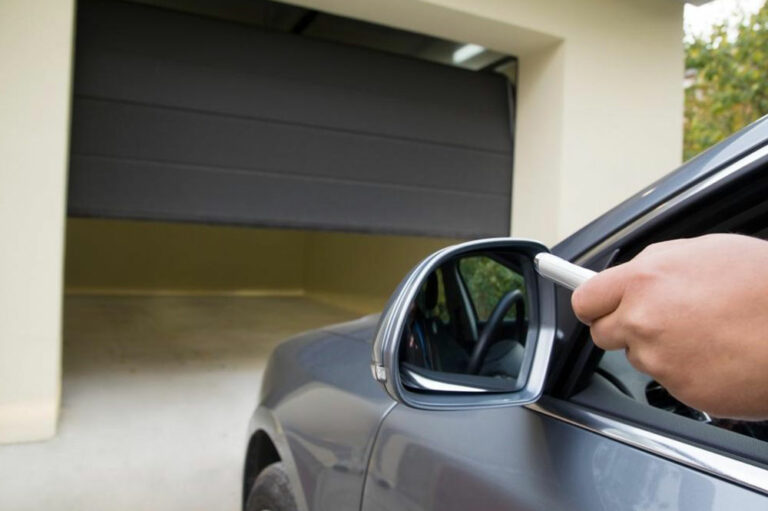 How to deal with garage door maintenance