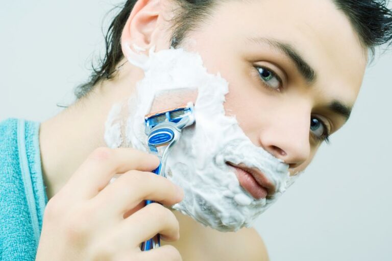 Let the morning ritual get comfortable with the best razors for men