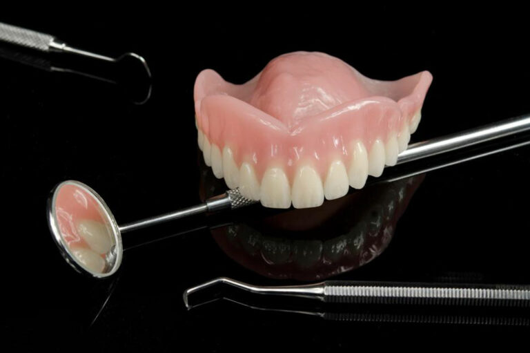 Pros and cons of dentures