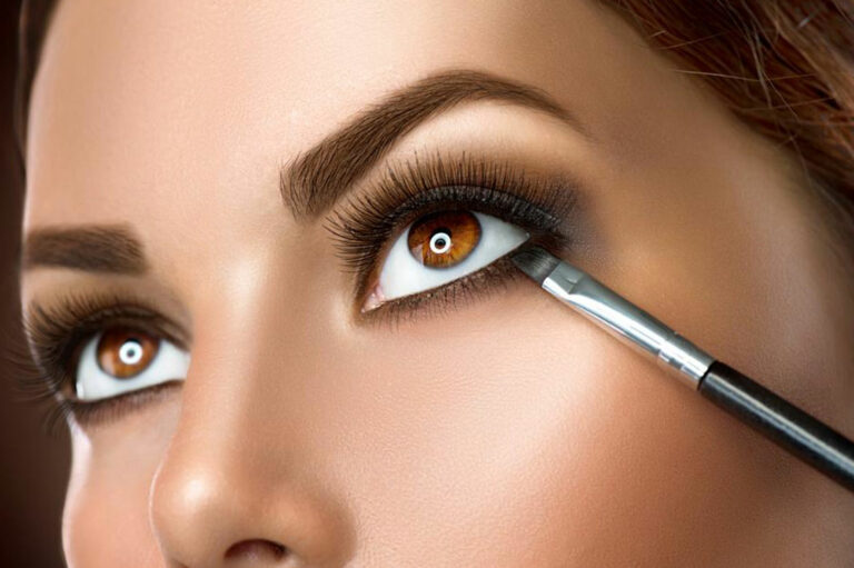 Steps to get your eyeshadow technique right