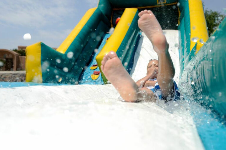 Safety tips to use inflatable water slides