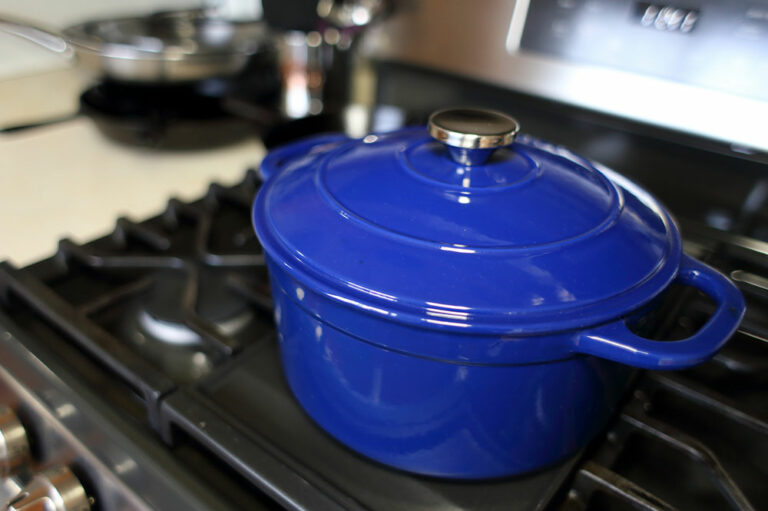 Types and Uses of Dutch Ovens