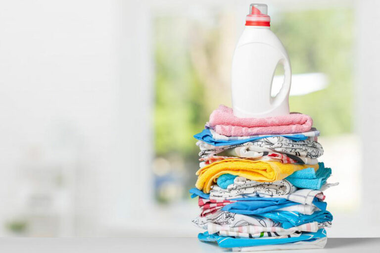 The pros and cons of powder and liquid laundry detergent