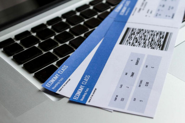 The science behind booking the cheapest airline tickets