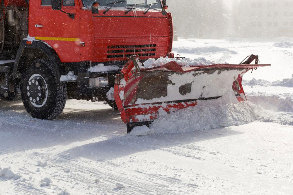 Things to consider before choosing a plow attachment for your truck