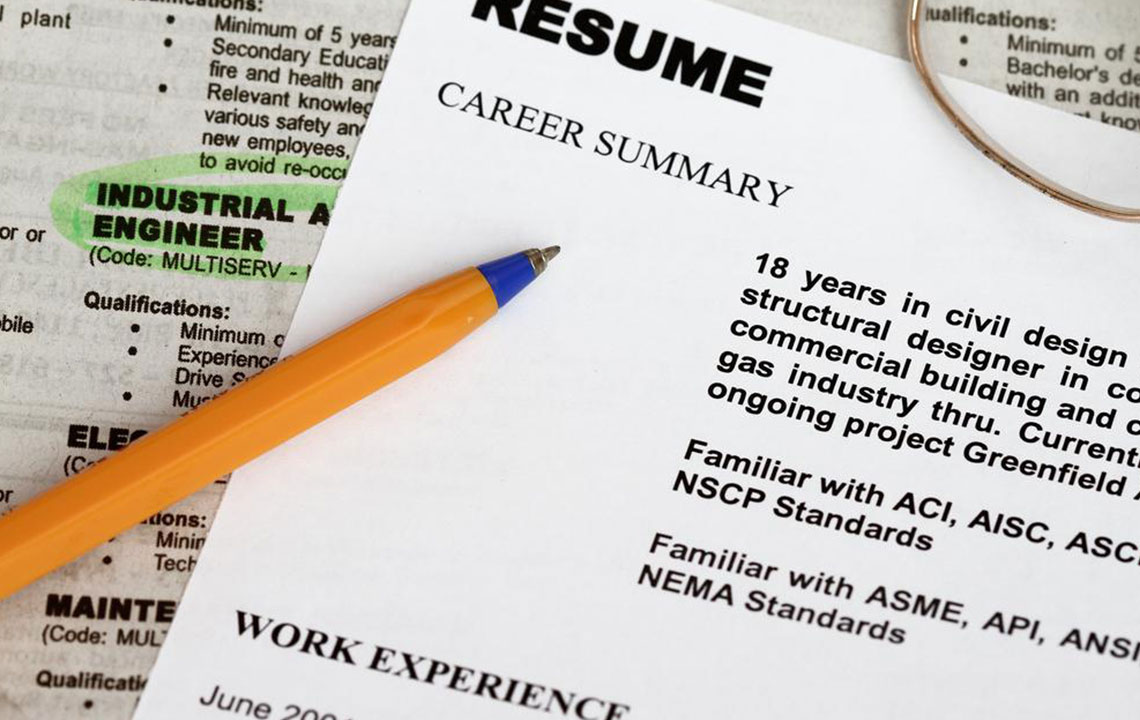 Things to consider before choosing a resume writing service