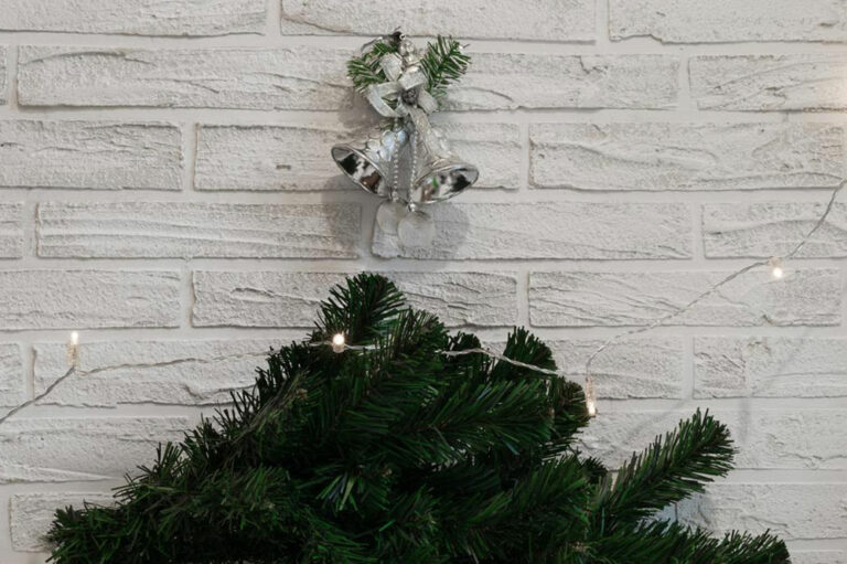 Tips for decorating your 12 ft pre-lit Christmas garland