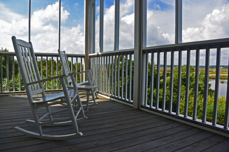 Top 3 websites to buy rocking chairs at best prices