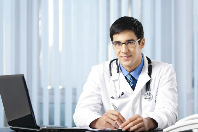 Top 4 criteria to use while looking for physician jobs online