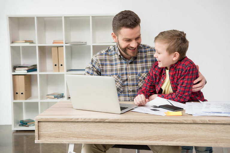 Top adjustable-height folding tables for your home