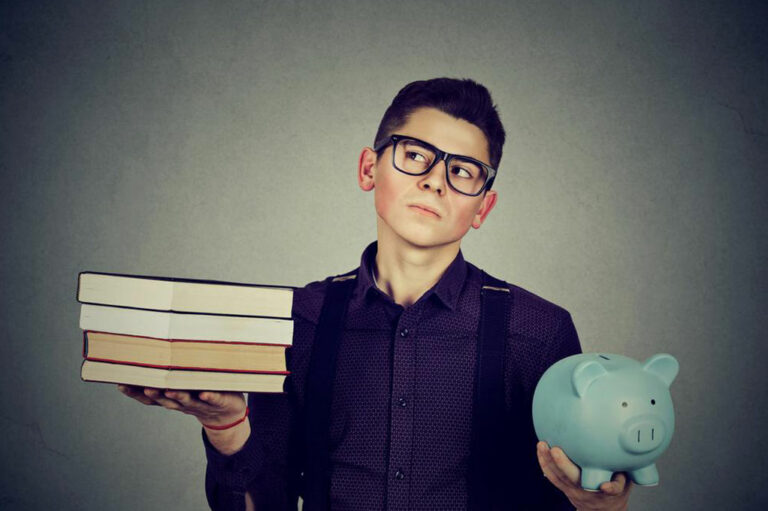 Top five student loans for aspiring candidates