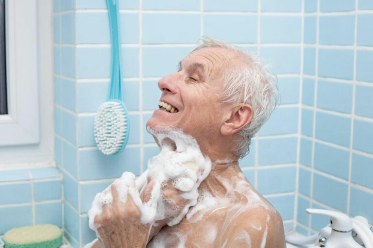 Walk bathtubs for seniors &#8211; Things you should know