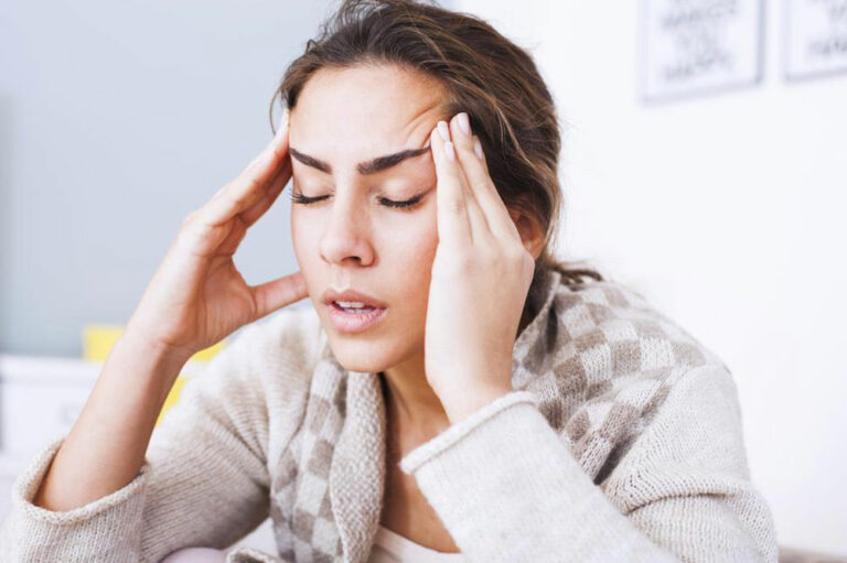 What are the treatment options for different types of headaches