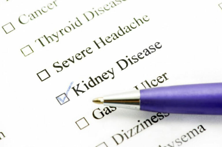 What causes kidney infections?