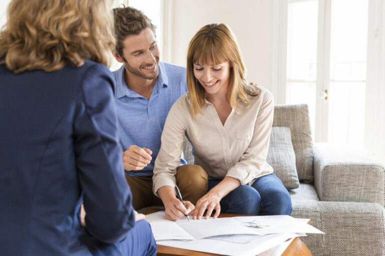 3 things that a first time home buyer should never do