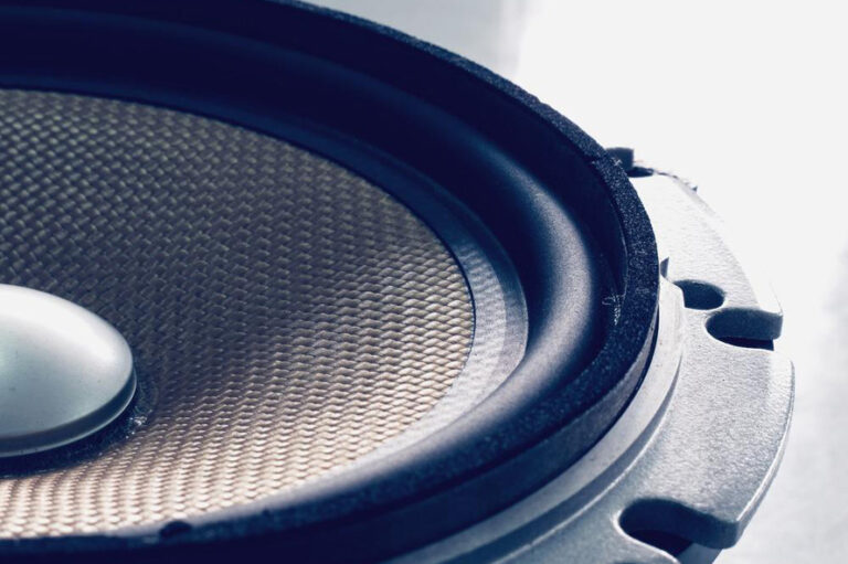 3 things to consider before buying speakers