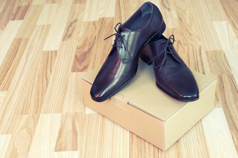 3 essential factors to consider before buying footwear for work