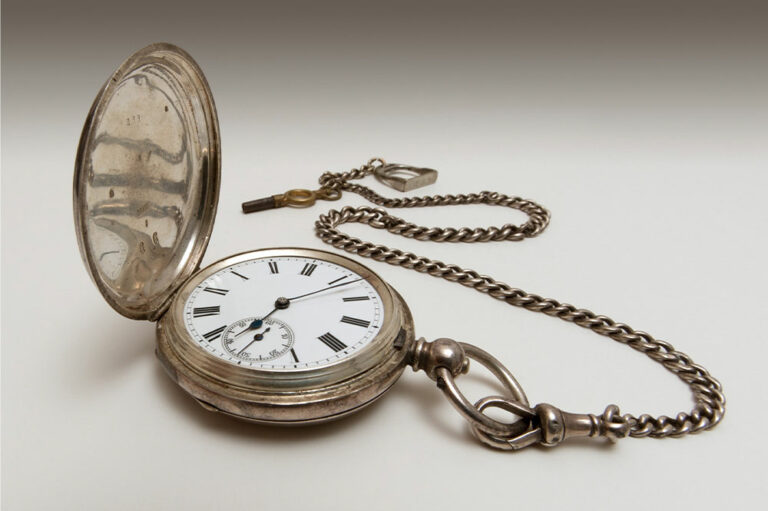 4 Factors That Influence Value of Antique Watches