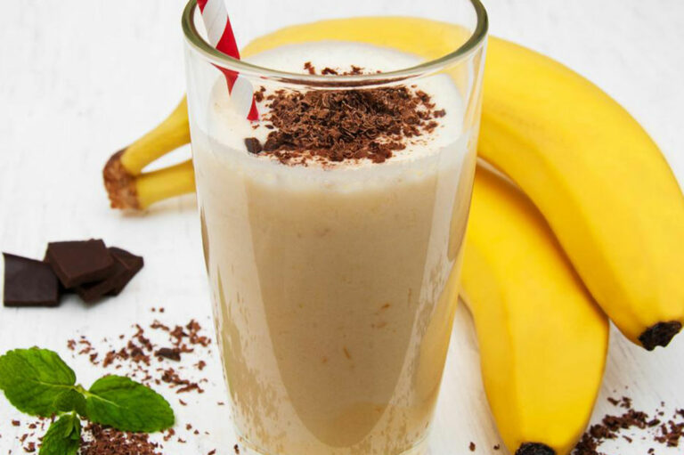 4 Popular Protein Shakes for Women