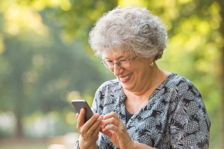 4 Questions To Ask Before Buying Jitterbug Phones For Seniors