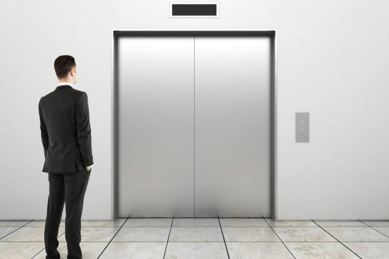 4 crucial factors to choosing the right home elevator