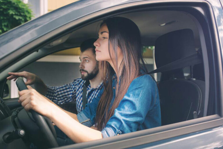 4 effective tips to choose the right driving course