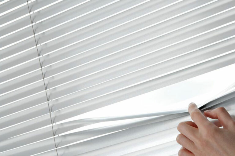 4 effective tips to clean your window blinds