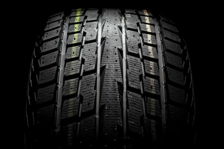 4 reasons why performance tires must be your first choice