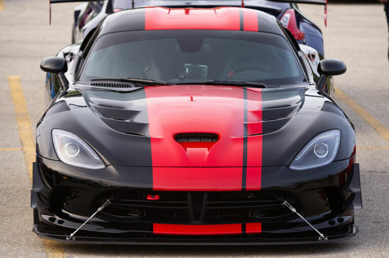 5 Reasons Why the Dodge Viper is an Iconic Sports Car