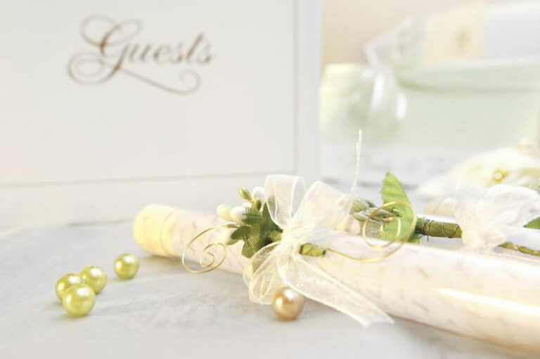 5 simple steps to make your own wedding invitation