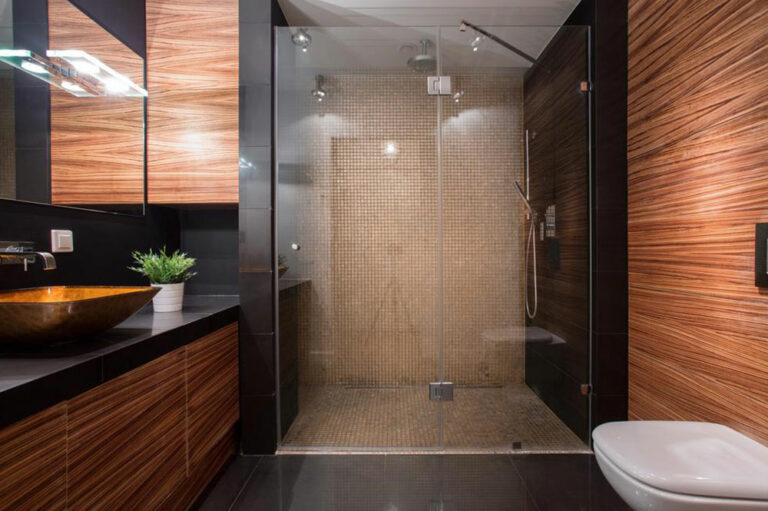 5 significant benefits of walk-in showers for seniors