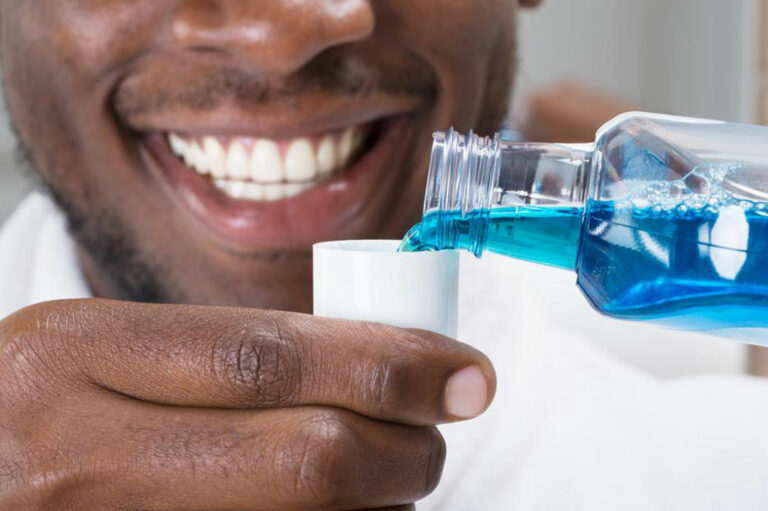 6 Popular Mouthwashes for Gums You Should Try