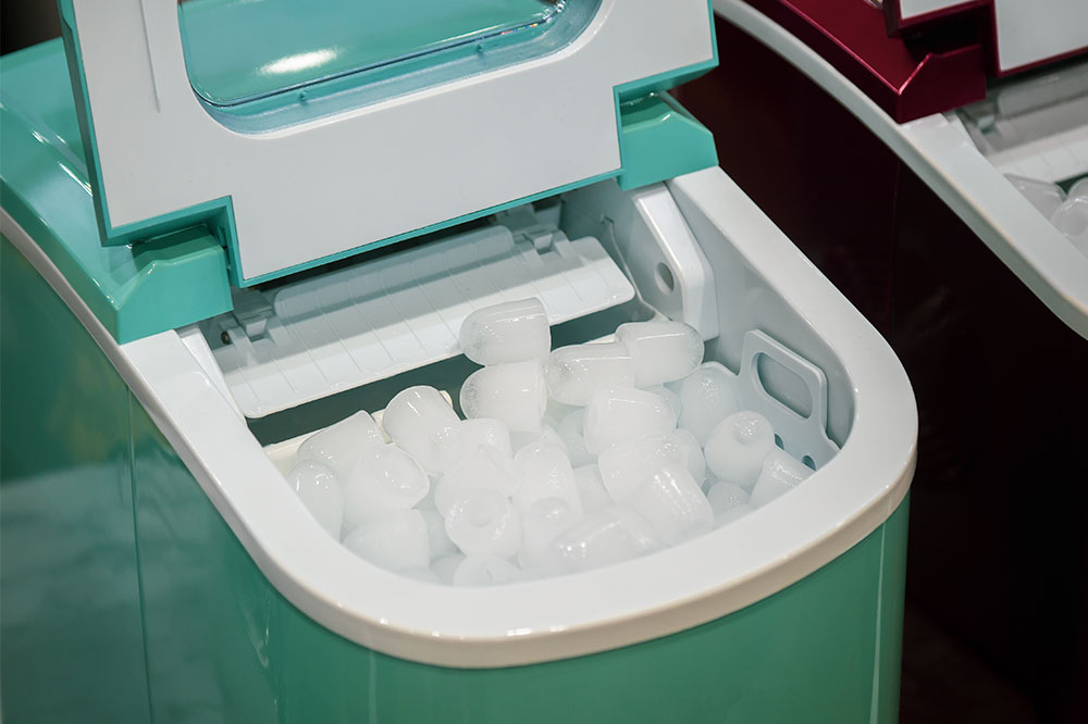 8 Frigidaire Ice Makers to Check Out This Cyber Monday